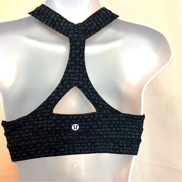 Lululemon sports bra   - Picture 2 of 3